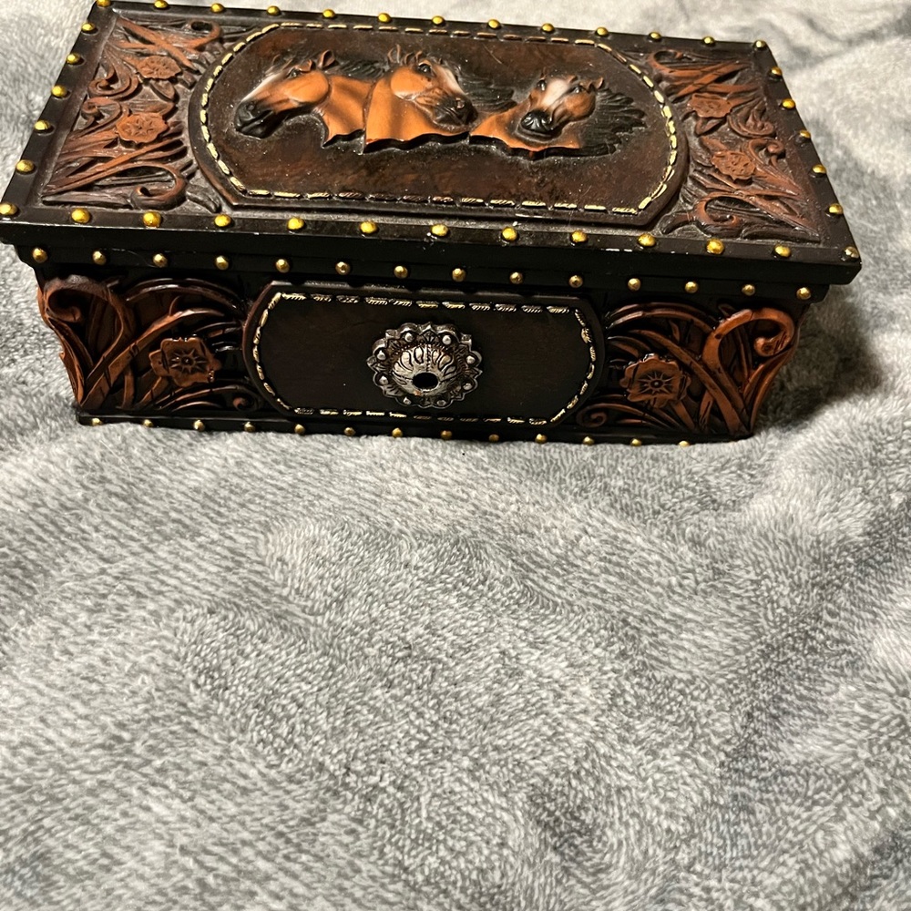 Horse carved keepsake box